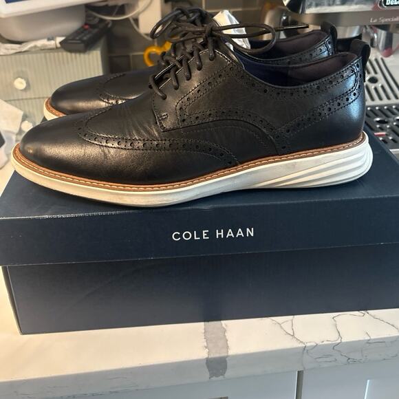 COLE HAAN - Grandevolution Leather Brogues - Men’s size 10.5 - Picture 3 of 9